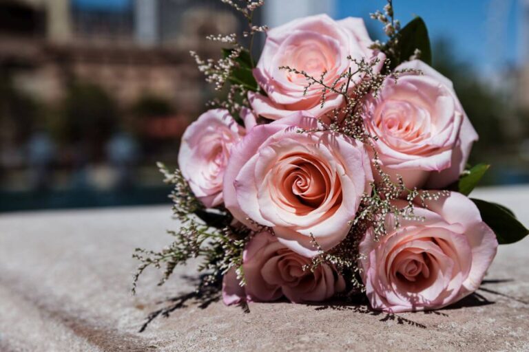 bukiety ślubne z róż