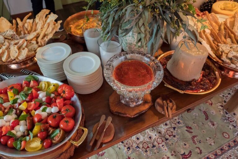 stół wiejski na wesele