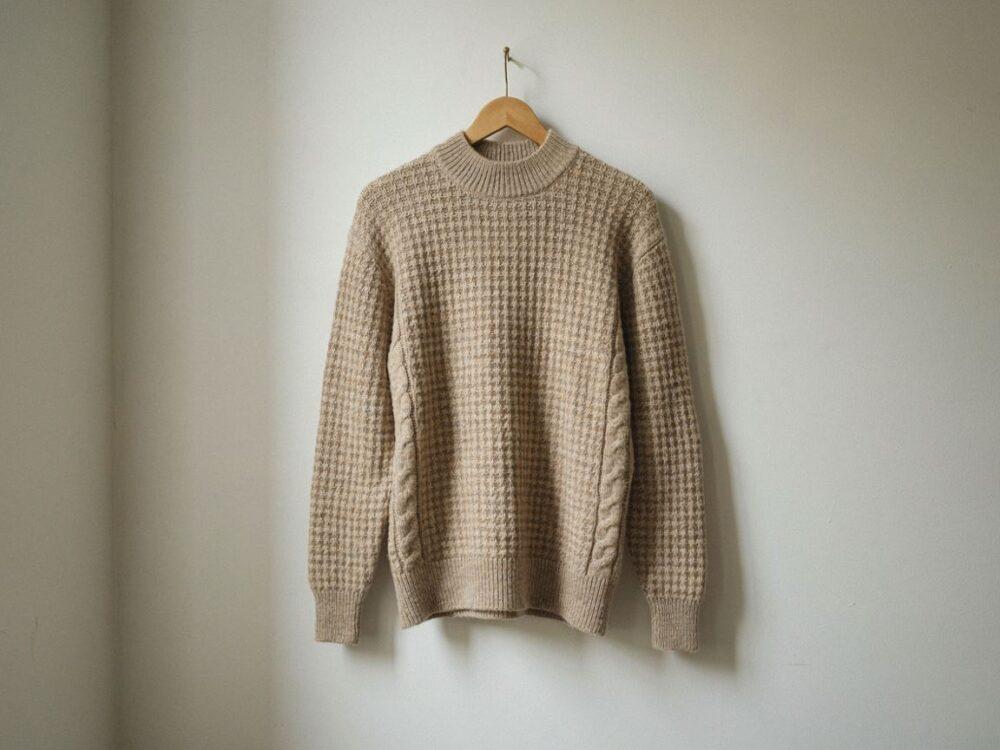 beżowy sweter kobiecy